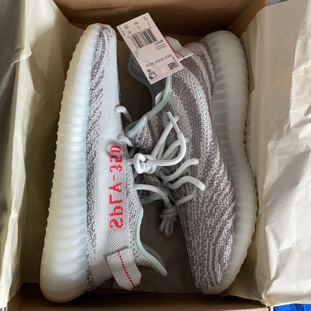 ADIDAS YEEZY BOOST V2 ‘BLUE TINT’